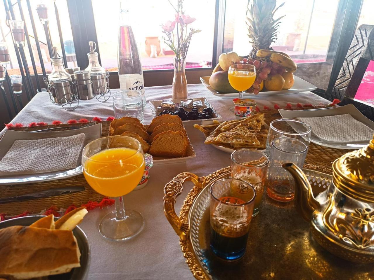 Merzouga Traditional Luxury Camp מראה חיצוני תמונה